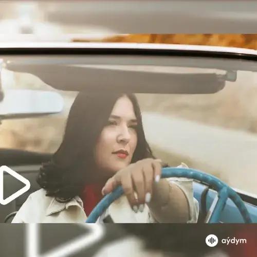 Tugçe Kandemir - Ah Ellerim Kirilaydi