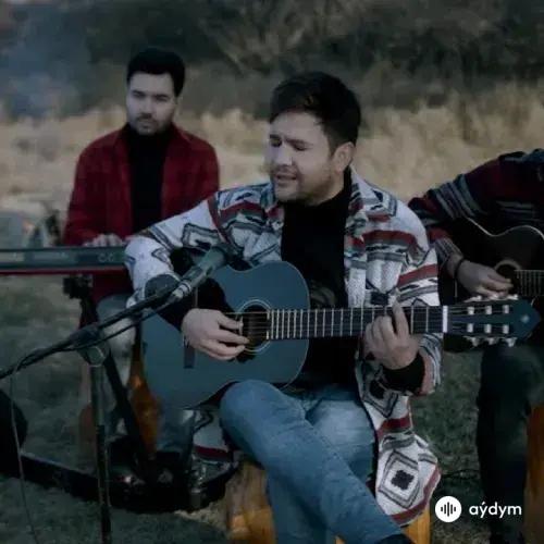 Ekiz Ekizow - Göresiň Gelenokmy (Acoustic)