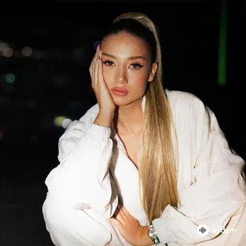 Aleyna Kalaycioglu - Agla