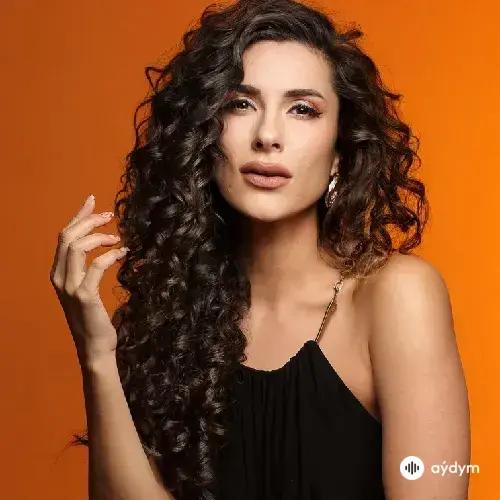 Merve Akıncı - Kitaplar Yazacak Aşkımızı