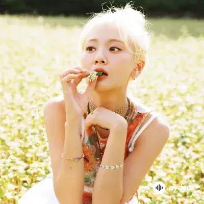 Bol4 - Lips - & Giselle