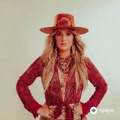 Lainey Wilson