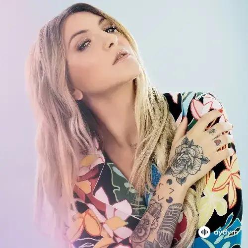 Julia Michaels