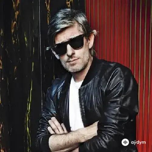 Kavinsky 