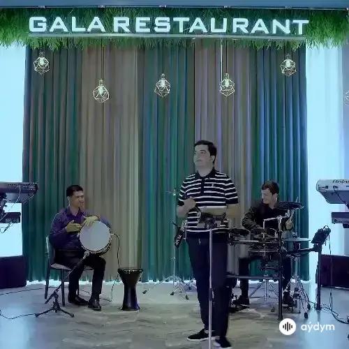 Şatlyk Amanlykow - Akja Kürtäň Astynda