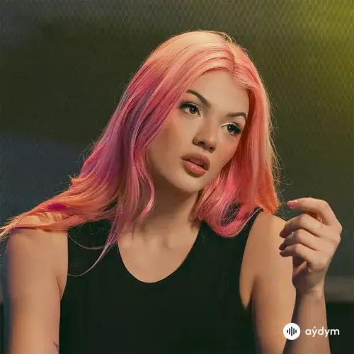 Aya  Florez