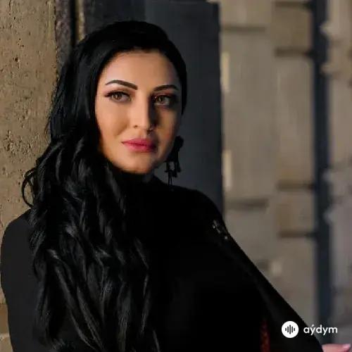 Dinara Rozykulyýewa - Lamborghini