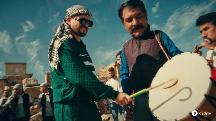 Sarışınlar Çat Çat