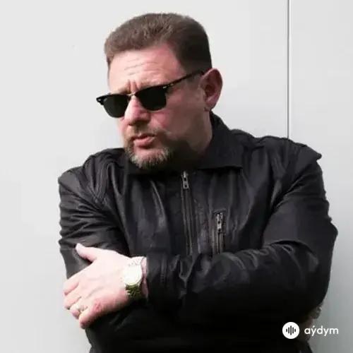 Shaun  Ryder