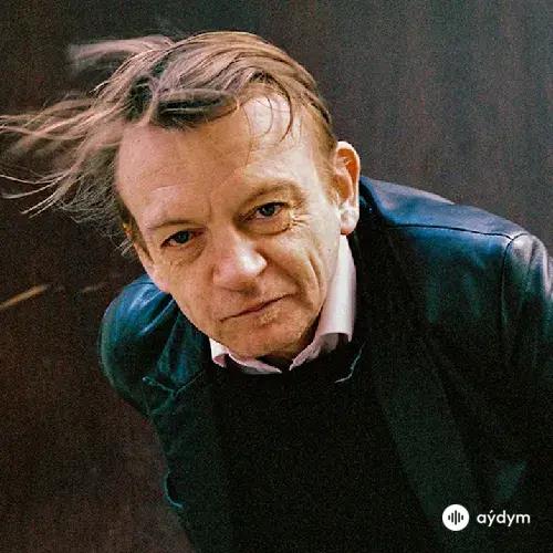 Mark  E. Smith