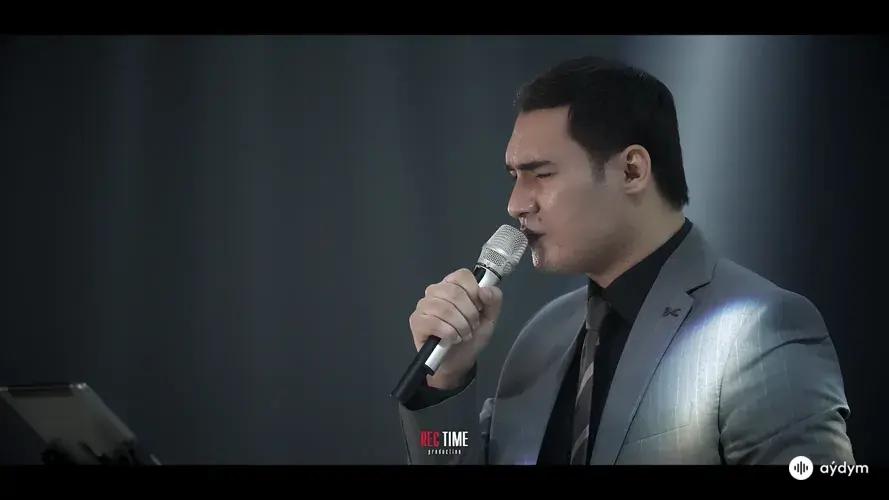 Dostlar Bilen Üýşülende (Janly Ses)