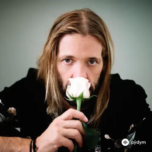 Taylor  Hawkins