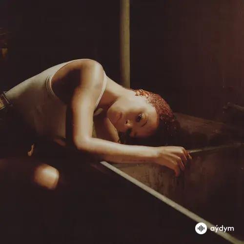 Ravyn  Lenae - Love Me Not