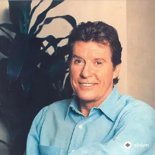 Michael  Crawford