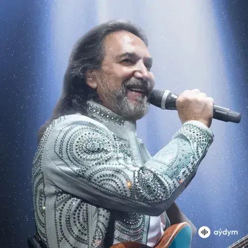 Marco  Antonio Solís
