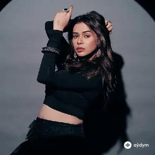 Shalmali Kholgade