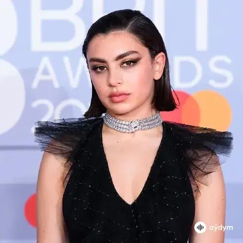 Charli XCX - pink diamond