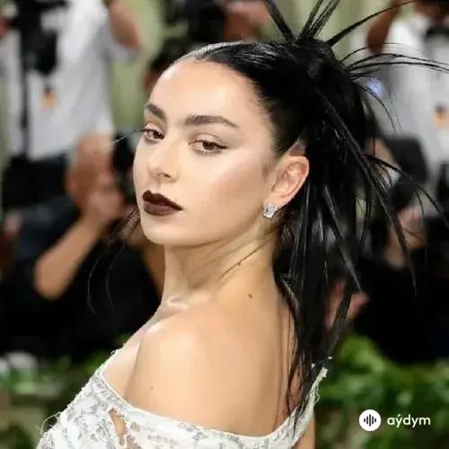 Charli XCX - Move Me