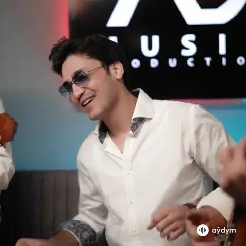 Azat Dönmezow - Gitara