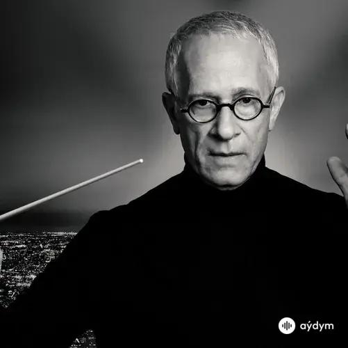 James Newton  Howard