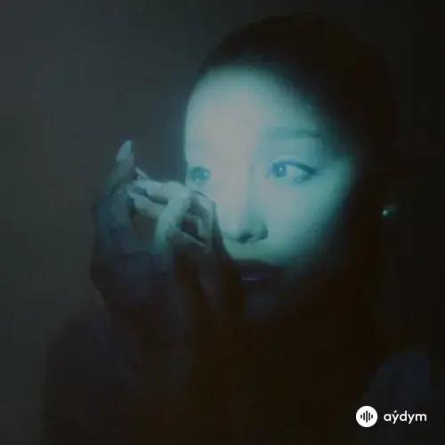 Ariana Grande - Hampstead