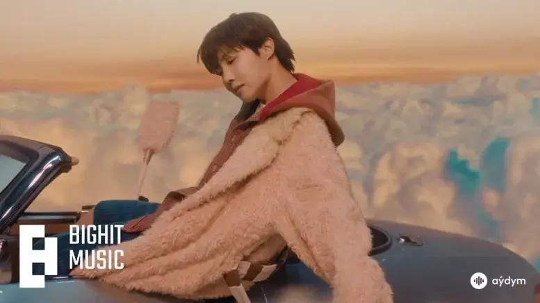 Sweet Dreams Official MV