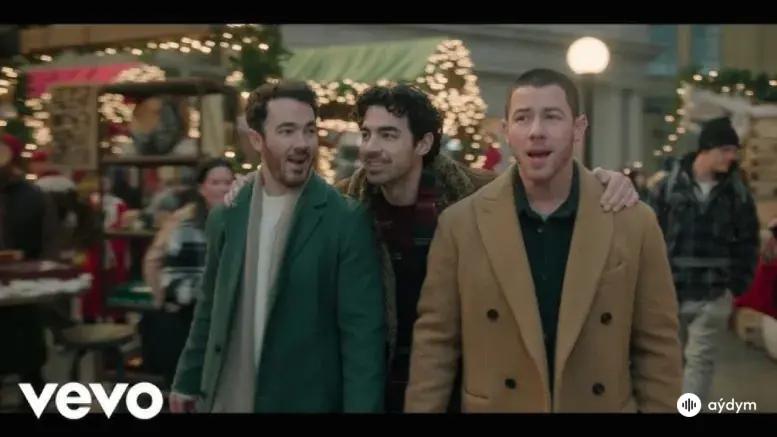 Coming Home This Christmas (A Very Jonas Christmas Movie)