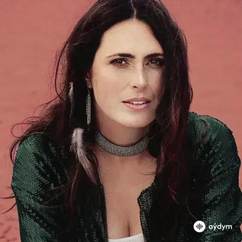 Sharon Den Adel