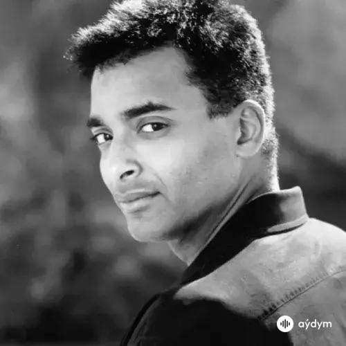 Jon Secada