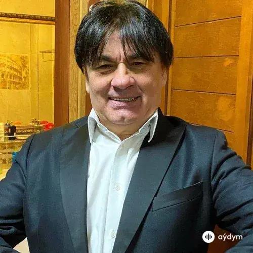 Александр Серов