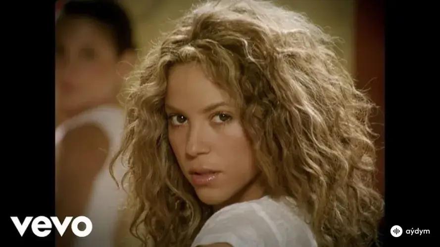 Hips Don't Lie (Official 4K Video)