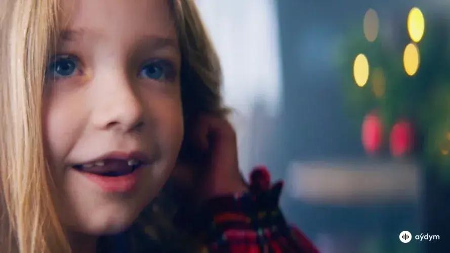 This Must Be Christmas (Official Video)