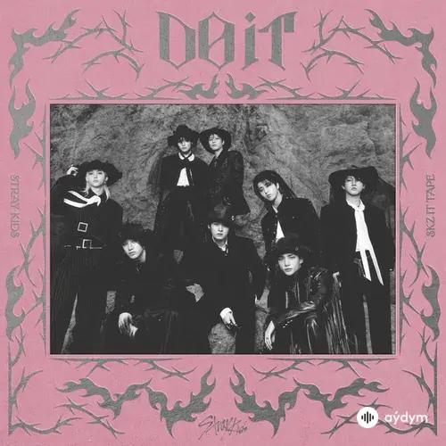Stray Kids  - Divine