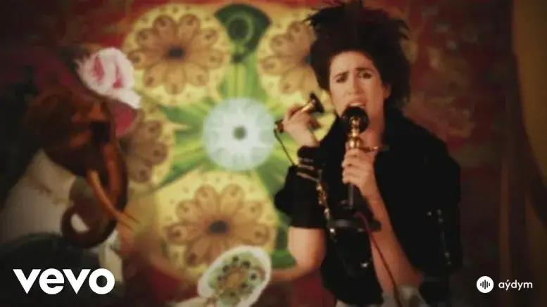 Headlock (Official Video)
