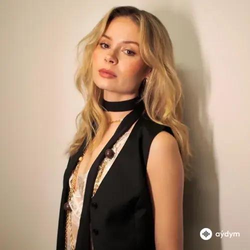 Nina Nesbitt