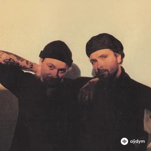 Benjamin William Hastings-Aodhán King-Cody Carnes - Wondrous Cross (When I Survey)