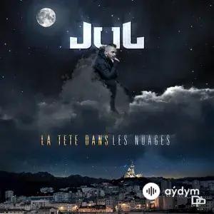 La tête dans les nuages